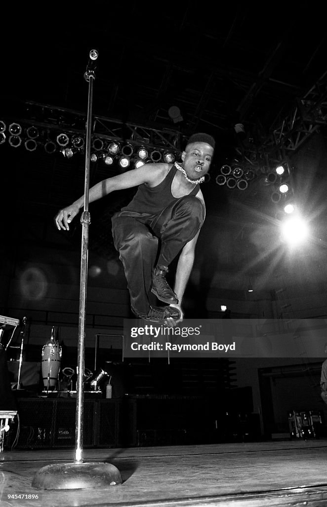 Rapper Play from Kid 'n Play performs at the U.I.C Pavilion in ...
