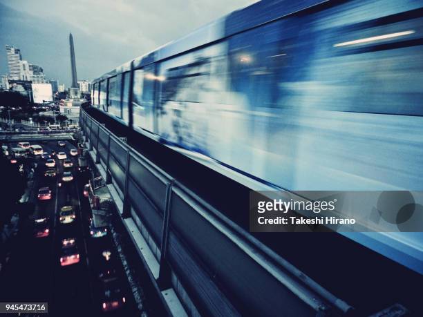 タイランド、バンコク・スカイトレイン高架鉄道（bts） - バンコク - fotografias e filmes do acervo