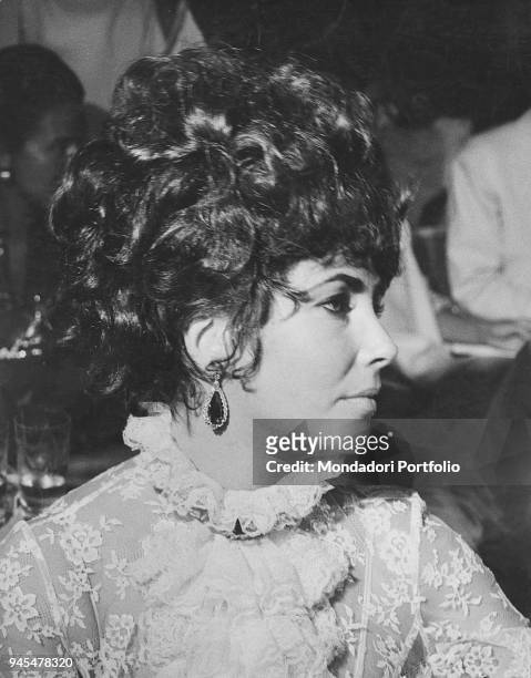 British-born American actress Liz Taylor attending the dancing party of Cicogna counts at Ca' Vendramin Calergi. Venice, 7th September 1967