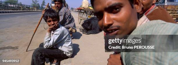 Grand Trunk Road est le nom anglais de la grande route transcontinentale qui traverse l'Inde d'Est en Ouest. Elle relie Amritsar au Penjab ?...