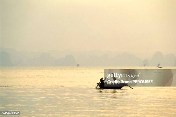 BAIE D'HALONG, VIETNAM.