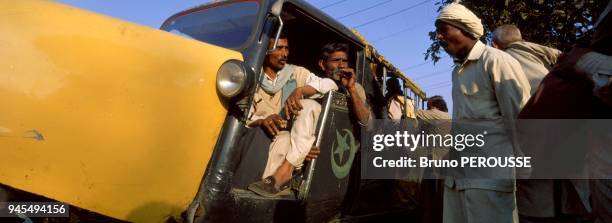 Grand Trunk Road est le nom anglais de la grande route transcontinentale qui traverse l'Inde d'Est en Ouest. Elle relie Amritsar au Penjab ?...