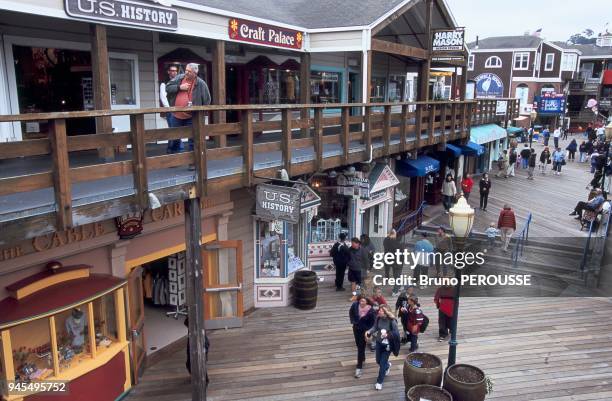 From Pier 39, it is possible to take a boat to visit Alcatraz. At Pier 39 there are dozens of restaurants, specialised shops and shops relating the...