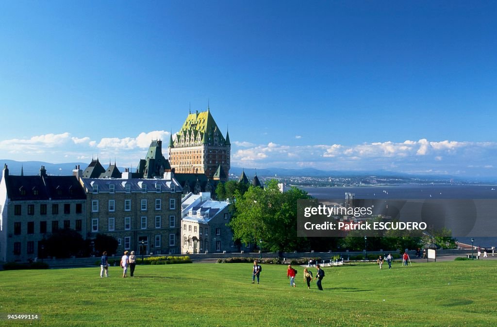 VILLE DE QUEBEC ET CHATEAU FRONTENAC DEPUIS LA CITADELLE, QUEBEC, CANADA