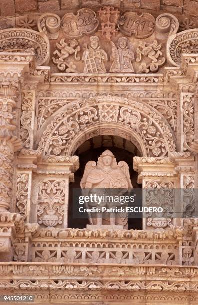 La ville de Potosi fut aux XVI?me et XVII?me si?cle le fleuron de la colonie espagnole gr?ce aux richesses fabuleuses extraites des entrailles du...