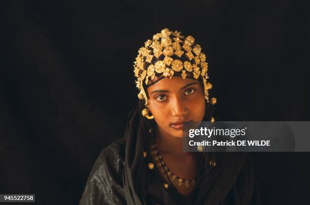 JEUNE FEMME TOUAREG, SAHARA, MALI.