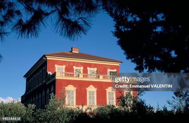 Le mus?e Matisse est situ? sur la colline de Cimiez au coeur d'une grande oliveraie, dans une villa G?noise du XVII si?cle aux facades peintes en...