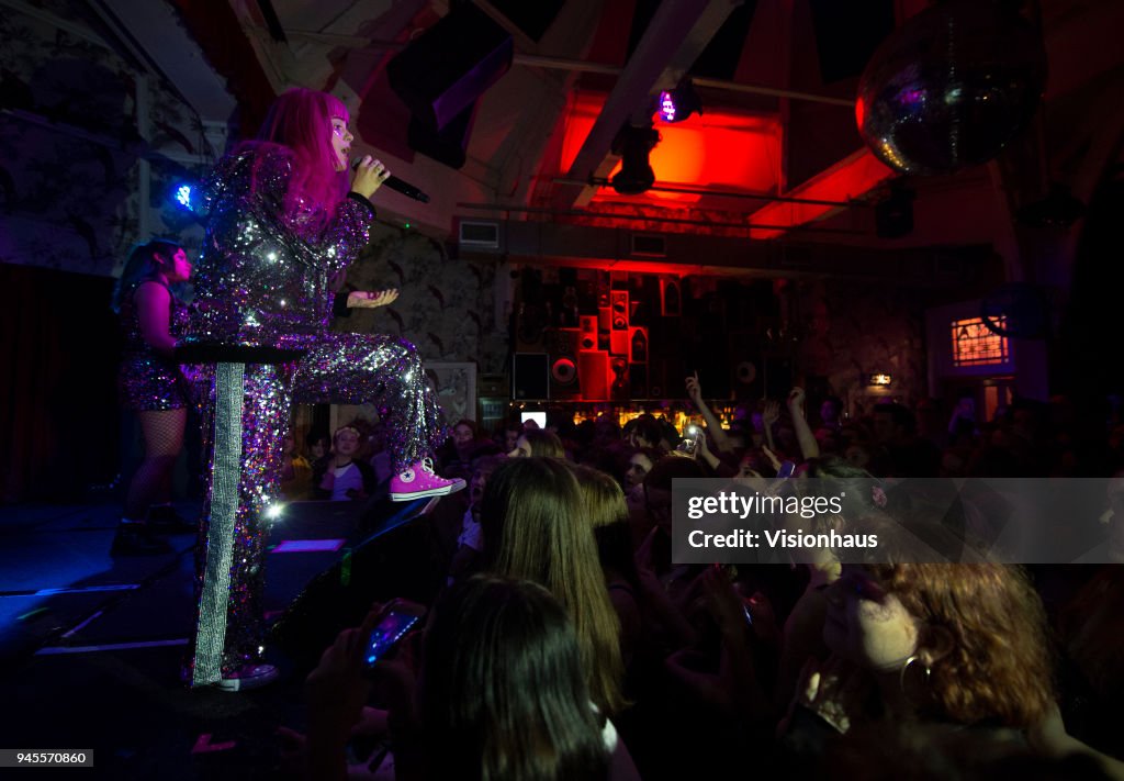 Girli Performs at the Deaf Institute, Manchester