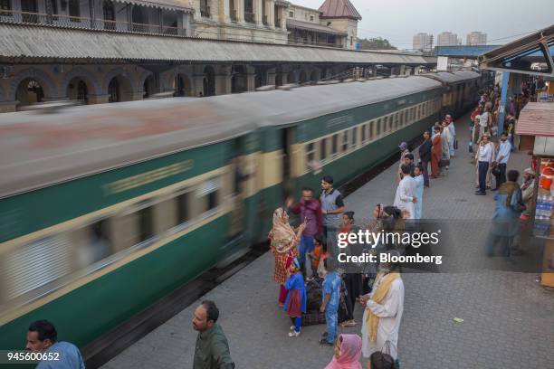 Peshawar Cantonment Railway Station StockFotos und Bilder Getty Images