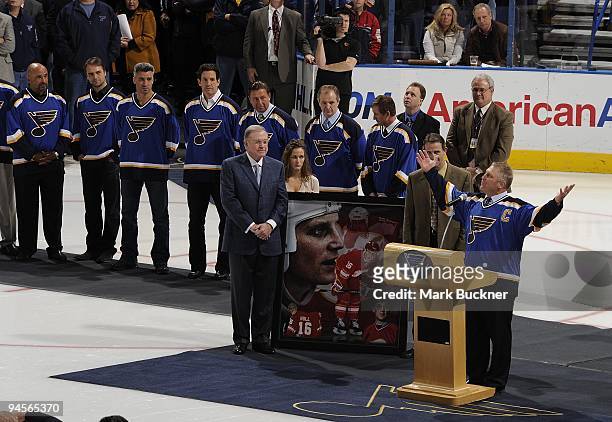 Brett Hull talks with the crowd during Brett Hull Hall of Fame night before the game between the St. Louis Blues and the Calgary Flames on December...