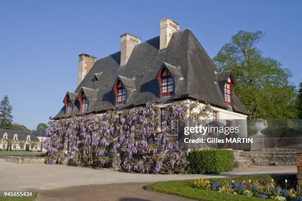 Touraine, castle of Chenonceau, spring, House on the estate of Chenonceau castle.