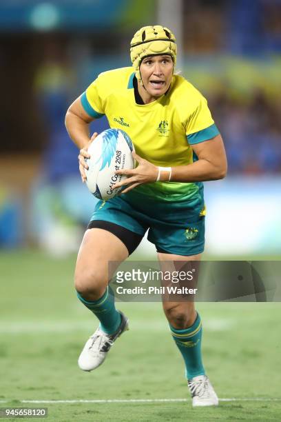 Shannon Parry of Australia in action during in the match between Australia and England during Rugby Sevens on day nine of the Gold Coast 2018...