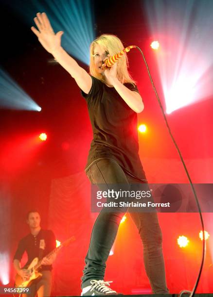 Hayley Williams and Josh Farro of Paramore perform at MEN Arena on December 16, 2009 in Manchester, England.