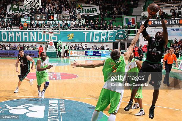 Romain Sato, #10 of Montepaschi Siena shoots during the Euroleague Basketball Regular Season 2009-2010 Game Day 8 between Montepaschi Siena vs Asvel...