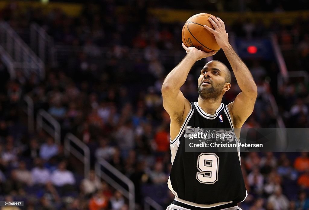 San Antonio Spurs v Phoenix Suns