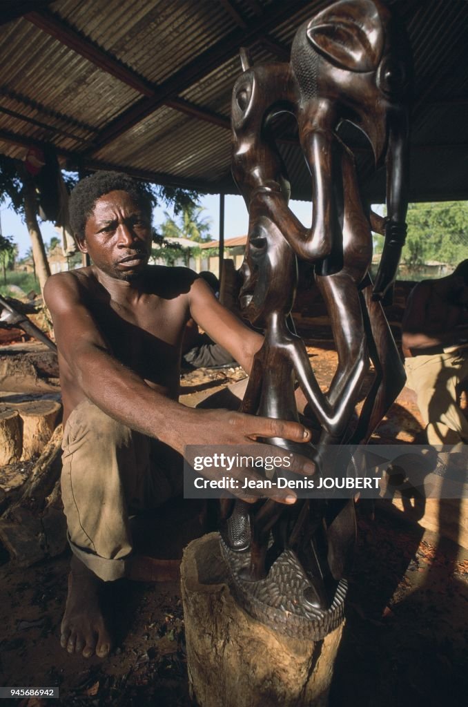 SCULPTEUR MAKONDE, MTWARA, TANZANIE