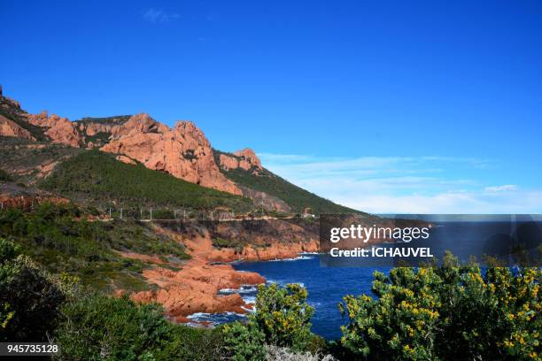 l'esterel french riviera - the french riviera road stock-fotos und bilder