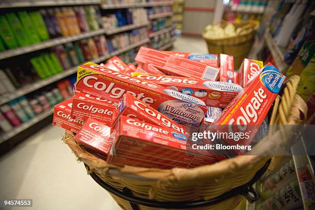 Colgate Toothpaste In Store 263 Colgate Toothpaste Stock Photos, High-Res Pictures, and Images ...