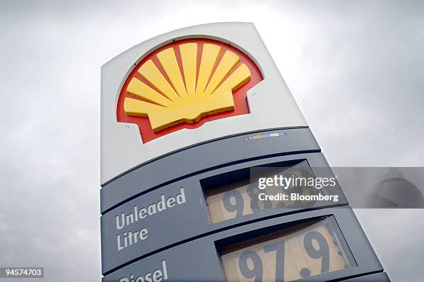 Shell Fontwell 771 Shell Service Station Stock Photos, High-Res Pictures, and Images ...