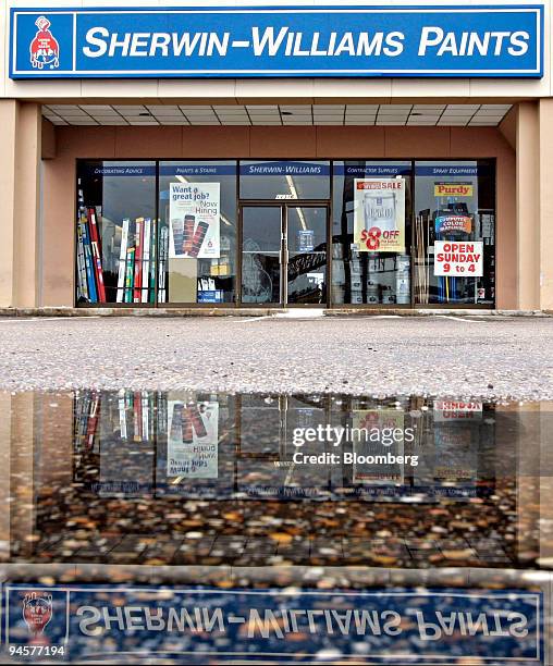 Sw Store Signage Sherwin Williams Co Photos and Premium High Res Pictures - Getty Images