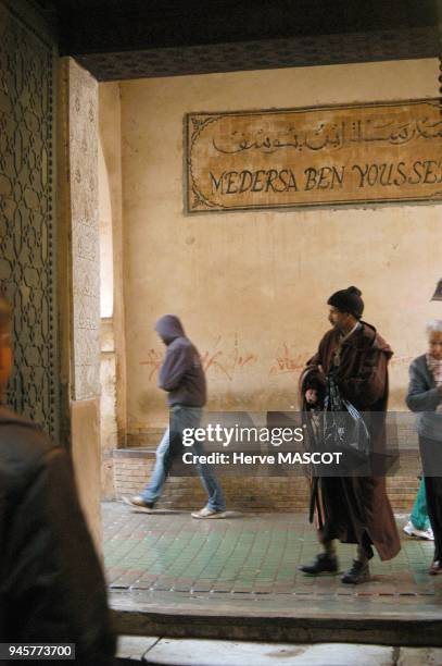 Medersa Ben Youssef est un des joyaux de Marrakech.Ecole coranique edifiee en 1540 par les saadiens,restauree en 1950. Pouvait accueillir jusqu'a...