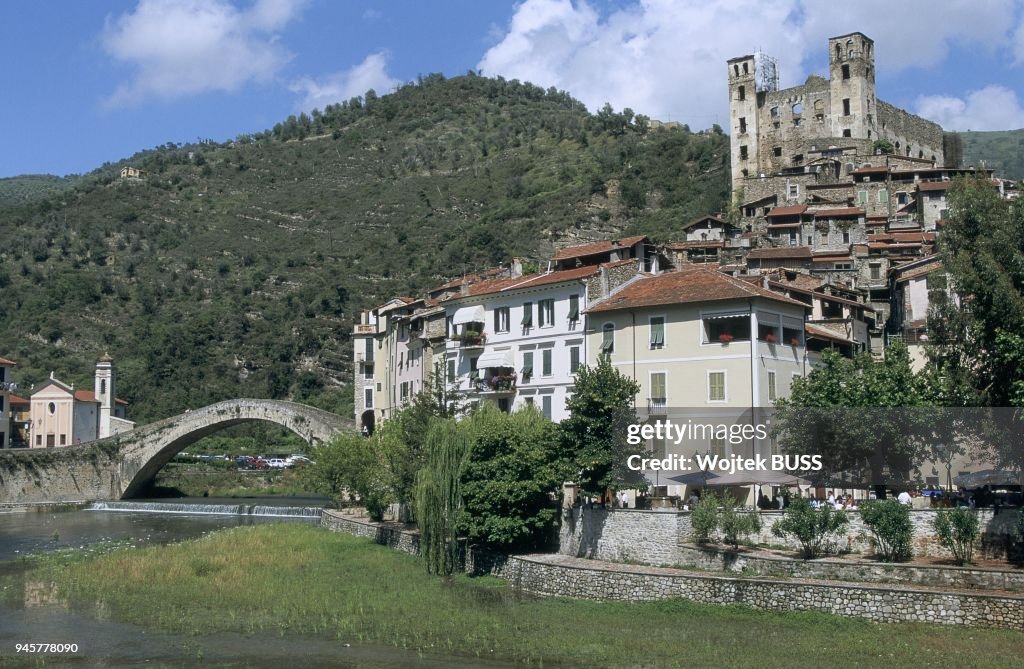 PONTE VECCHIO, DORIA CASTLE AND MADONA CHURCH, DOLCEACQUA, LIGURIA, ITALY