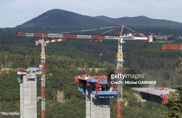 Construction du viaduc de la Sioule,pr?s de Pontgibaud, Puy de Dome, sur le chantier de l'A89,autoroute Bordeaux-Clermont Ferrand, du r?seau ASF, en...