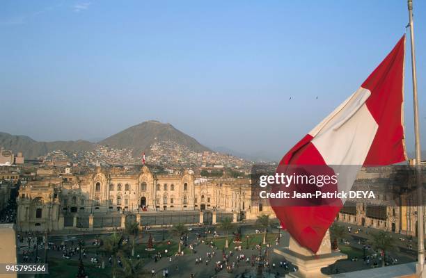 PLAZA DE ARMA ET PALAIS DU GOUVERNEUR, LIMA, PEROU.