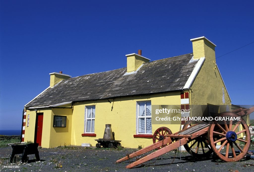PRES DU VILLAGE DE DOOLIN, COMTE DE CLARE, IRLANDE