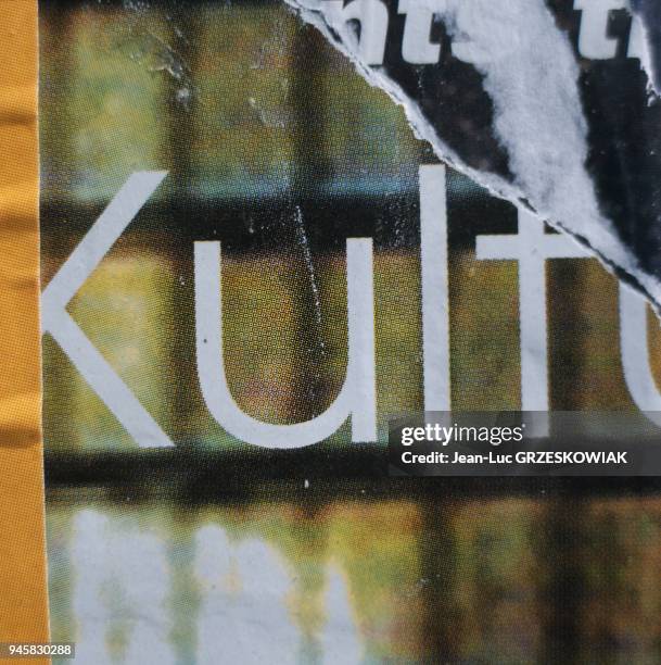 En toute lettre "Kultu,,," En toute lettre "Kultu,,,".