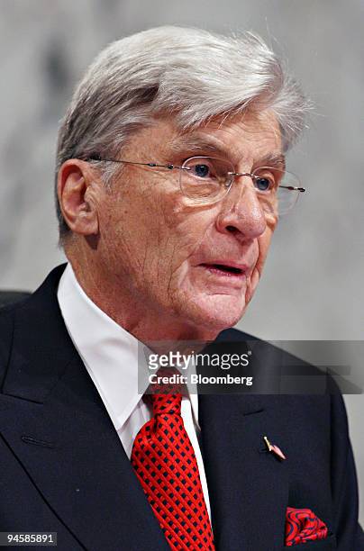 Senator John W. Warner chairs a hearing of The Senate Armed Services Committee on Capitol Hill in Washington, DC, Wednesday, November 15, 2006. Army...