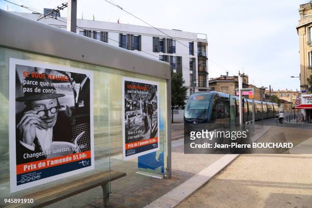 Affichage contre la fraude dans les transports publics et le tramway, Bordeaux, 10 octobre 2015.