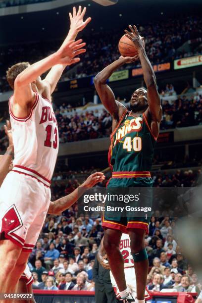 Shawn Kemp of the Seattle SuperSonics shoots the ball against the Chicago Bulls on January 10, 1996 at the United Center in Chicago, Illiniois. NOTE...