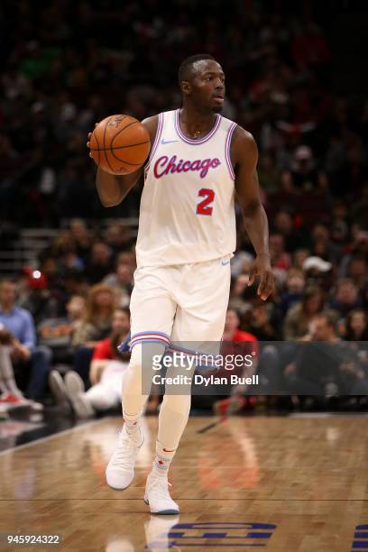 Jerian Grant of the Chicago Bulls dribbles the ball in the fourth quarter against the Detroit Pistons at the United Center on April 11, 2018 in...