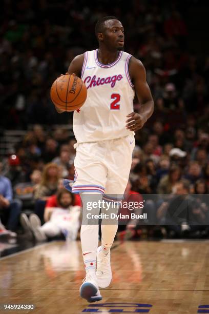 Jerian Grant of the Chicago Bulls dribbles the ball in the fourth quarter against the Detroit Pistons at the United Center on April 11, 2018 in...