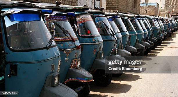 Pakistan Razi Ricksha 1.090 Rickshaw Stand Stock Photos, High-Res Pictures, and Images ...