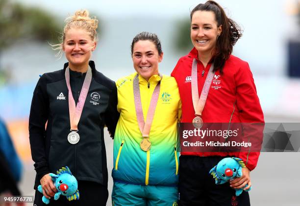 Silver medalist Georgia Williams of New Zealand, gold medalist Chloe Hosking of Australia and bronze medalist Danielle Rowe of Wales pose during the...