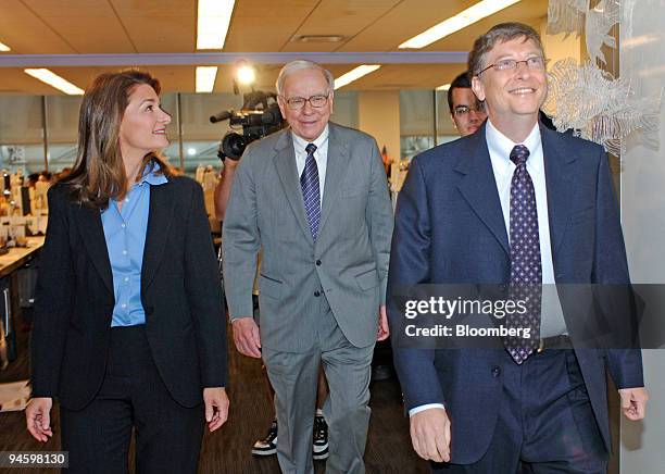 Melinda Gates, left, Warren Buffett, chairman and chief executive officer of Berkshire Hathaway, Inc., and Bill Gates, chairman of Microsoft Corp.,...