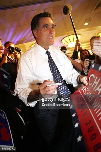 Mitt Romney, former governor of Massachusetts and 2008 Republican presidential candidate, makes a victory speech at a primary night event in...