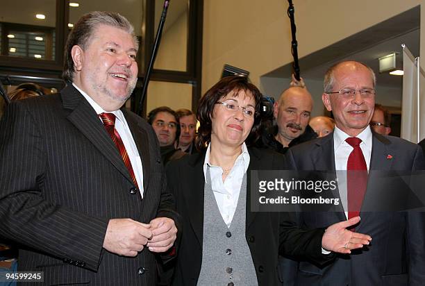 Kurt Beck, chairman of the German Social Democrat Party, left, Andrea Ypsilanti, top candidate of the Social Democrat Party for the upcoming...