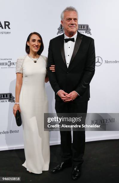 Maria Prata and Pedro Bial attend the 2018 amfAR Gala Sao Paulo at the home of Dinho Diniz on April 13, 2018 in Sao Paulo, Brazil.