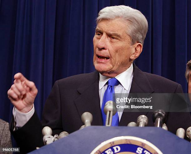 Republican Senator John Warner of Virginia speaks at a news conference on Capitol Hill, Jan. 22, 2007 in Washington, D.C. A bipartisan group of U.S....