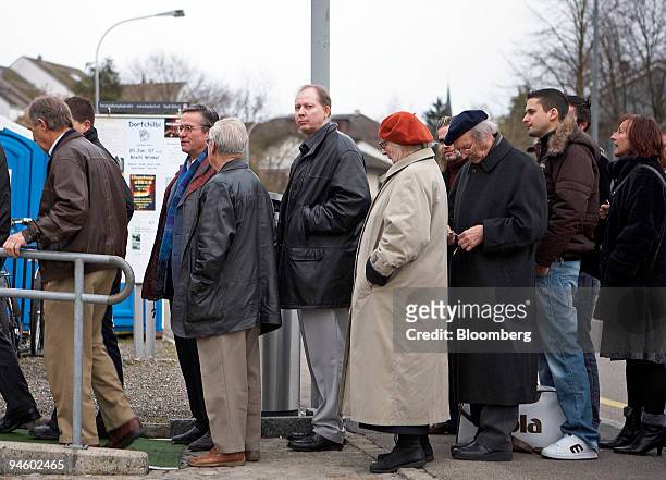 Visitors wait to enter the courtroom where the Swissair court case will take place in Buelach, Switzerland, Monday, January 22, 2007. Swiss...