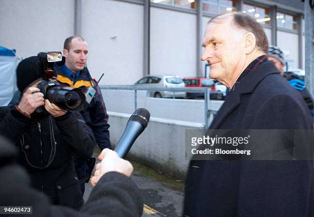Former Swissair Board Member Mario Corti arrives at the Swissair court case in Buelach, Switzerland, Monday, January 22, 2007. Swiss prosecutors...