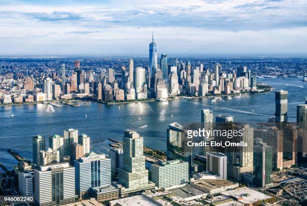 flygfoto över manhattan från jersry city. new york. usa - aerial view of mid town manhattan new york bildbanksfoton och bilder