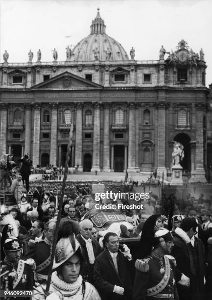 Pope John XXIII, Ioannes XXIII), born Angelo Giuseppe Roncalli 25 November 1881 _ 3 June 1963, was the head of the Roman Catholic Church from 28...