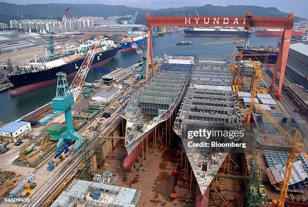 Federal Shipbuilding And Drydock Photos and Premium High Res Pictures