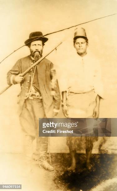 War of the Triple Alliance, in the Paraguayan War 1865-1870 24 A Paraguayan soldier prisoner of a cavalry officer Brazilian.