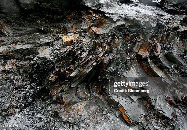 Fold of Anthracite coal awaits mining at Aberpergwm Colliery outside Glynneath village in Wales, U.K., on Wednesday, Sept. 19, 2007. Energybuild...
