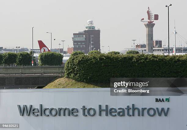 Heathrow Entrance Photos and Premium High Res Pictures - Getty Images